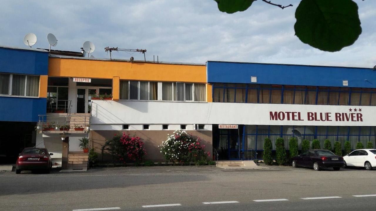 Мотели Motel Blue River Calimanesti Кэлимэнешти
